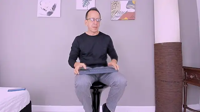  axelking  online show from 17, 10, 2025