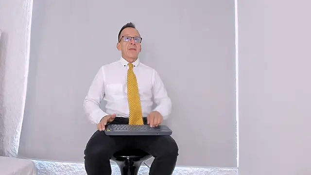  axelking  online show from 28, 10, 2025