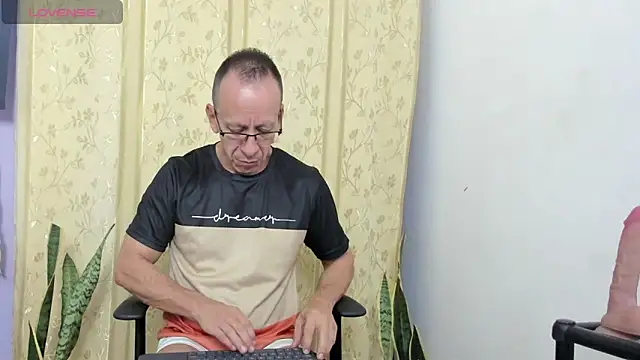 Snapshot of _axelking_ chatting on 3, 6, 2026 axelking online show from 3, 6, 2026