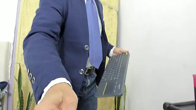  axelking  online show from 15, 4, 2026