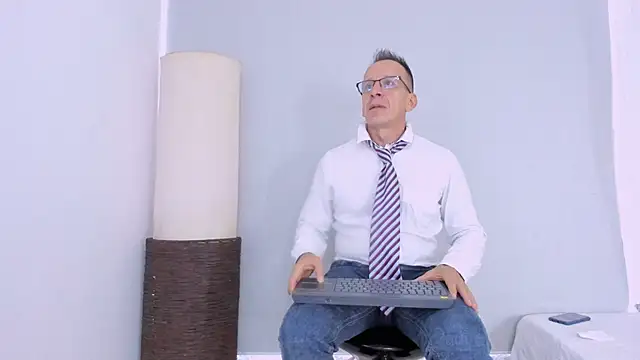  axelking  online show from 19, 11, 2025