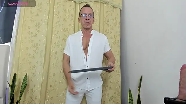 Snapshot of _axelking_ chatting on 5, 6, 2026 axelking online show from 5, 6, 2026
