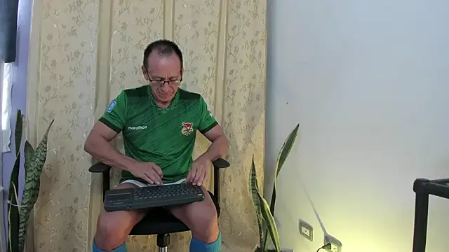 Snapshot of _axelking_ chatting on 28, 4, 2026 axelking online show from 28, 4, 2026