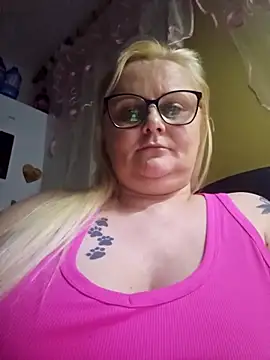 NieMaJazdyBezGwiazdy7883 online show from 6, 2, 2026