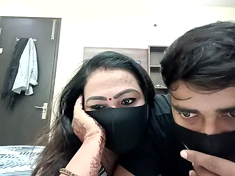 horny milf couple online show from 11, 10, 2025