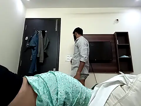 horny milf couple online show from 13, 11, 2025