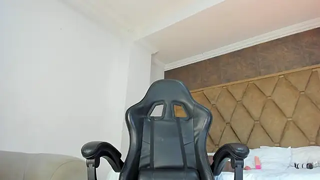 ScarletEvanss  online show from 17, 3, 2026