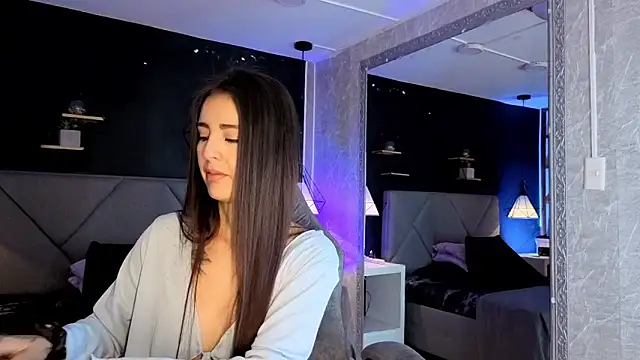 giapearl25 online show from 10, 10, 2025