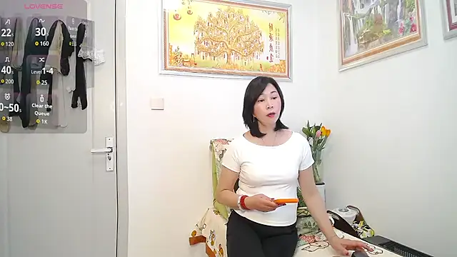 Snapshot of selinajuan chatting on 29, 5, 2026 selinajuan online show from 29, 5, 2026
