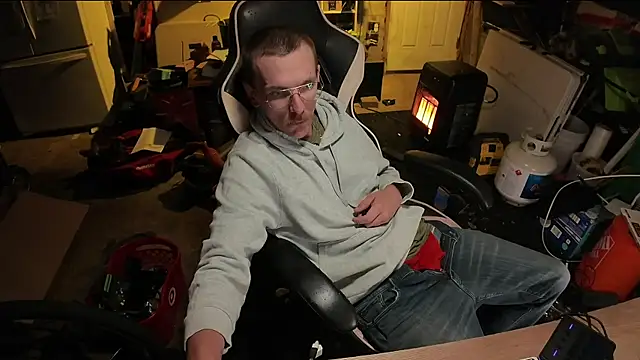 AverageMaleJay online show from 24, 5, 2026