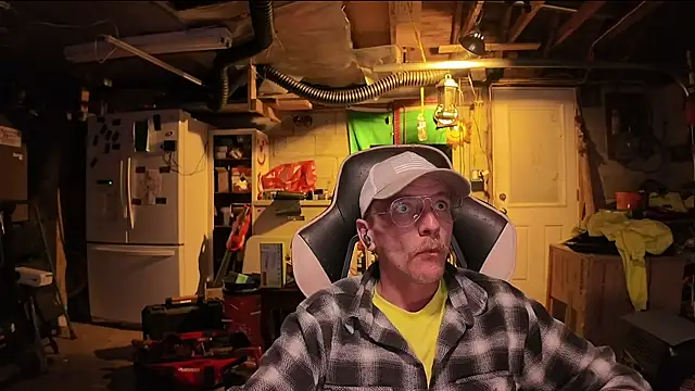 AverageMaleJay online show from 22, 5, 2026