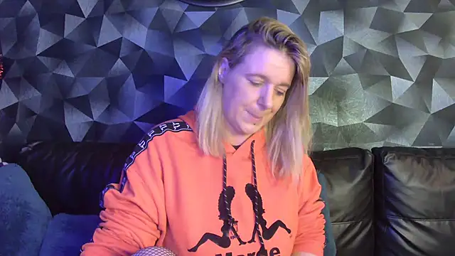 Delichieuse5 online show from 3, 11, 2025