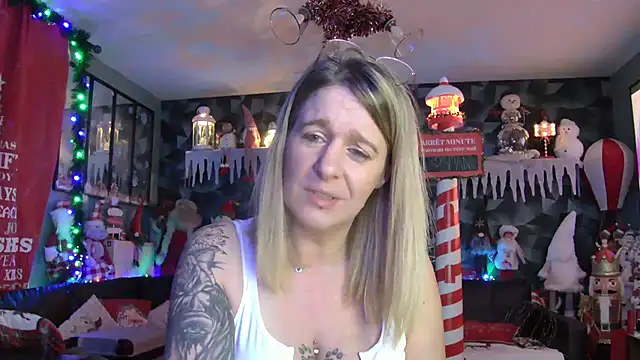 Delichieuse5 online show from 18, 12, 2025