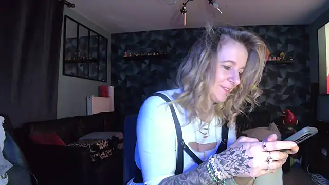 Delichieuse5 online show from 10, 2, 2026