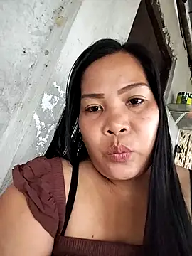Snapshot of shyhotpinay_32 chatting on 24, 11, 2025 shyhotpinay 32 online show from 24, 11, 2025