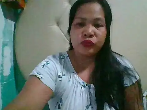 Snapshot of shyhotpinay_32 chatting on 18, 7, 2026 shyhotpinay 32 online show from 18, 7, 2026