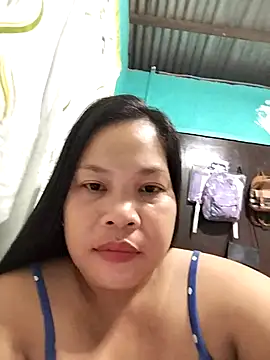 Snapshot of shyhotpinay_32 chatting on 26, 10, 2025 shyhotpinay 32 online show from 26, 10, 2025