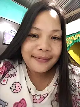 Snapshot of shyhotpinay_32 chatting on 12, 10, 2025 shyhotpinay 32 online show from 12, 10, 2025