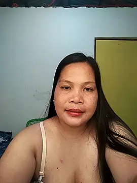 Snapshot of shyhotpinay_32 chatting on 26, 10, 2025 shyhotpinay 32 online show from 26, 10, 2025