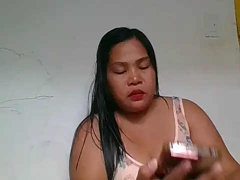 Snapshot of shyhotpinay_32 chatting on 19, 7, 2026 shyhotpinay 32 online show from 19, 7, 2026