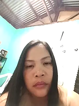 Snapshot of shyhotpinay_32 chatting on 5, 10, 2025 shyhotpinay 32 online show from 5, 10, 2025