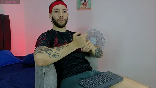 angel kyrozz online show from 12, 3, 2026