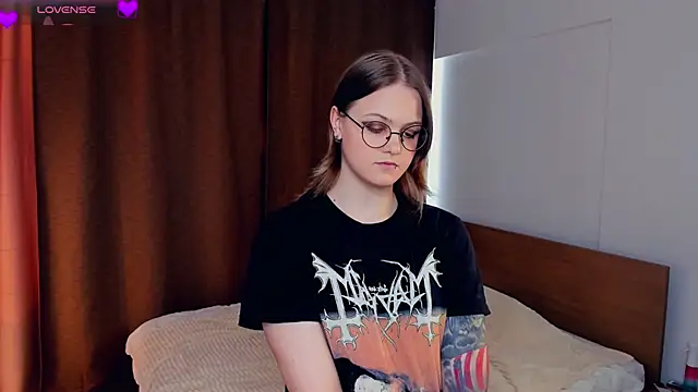 Snapshot of TrishDukette chatting on 9, 10, 2025 TrishDukette online show from 9, 10, 2025