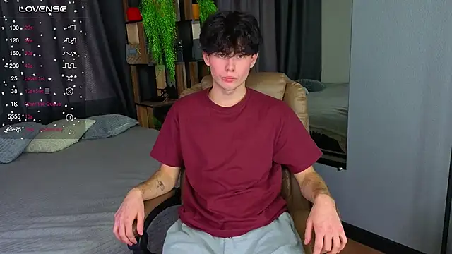 Snapshot of Cute_Mike chatting on 16, 10, 2025 Cute Mike online show from 16, 10, 2025