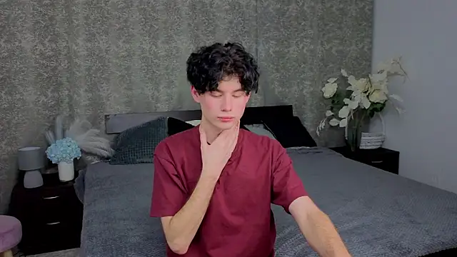 Cute Mike online show from 19, 11, 2025