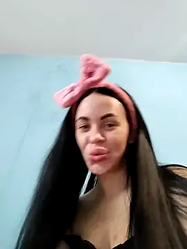 Stefaniyaxq online show from 27, 10, 2025