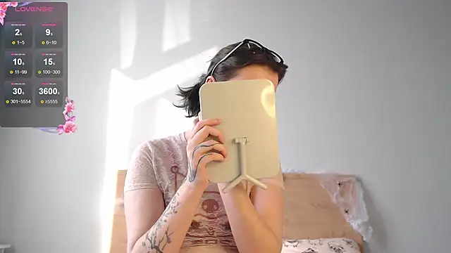 Snapshot of katlynaccerman chatting on 31, 10, 2025 katlynaccerman online show from 31, 10, 2025