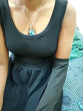 Snapshot of Chennai-couples chatting on 14, 11, 2025 Chennai-couples online show from 14, 11, 2025