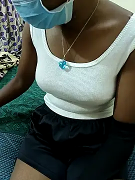 Snapshot of Chennai-couples chatting on 13, 10, 2025 Chennai-couples online show from 13, 10, 2025