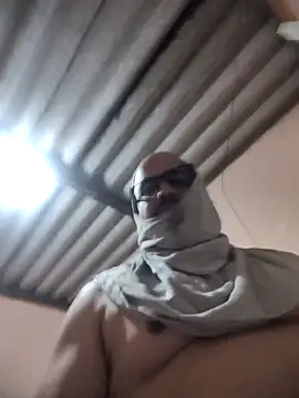 IncomingEssence478 online show from 8, 4, 2026