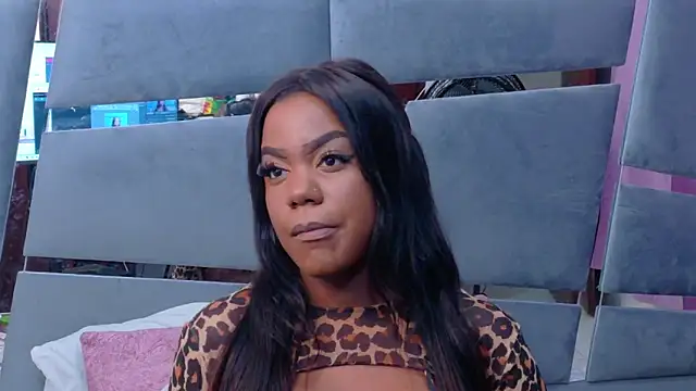 LorraiineJohnson online show from 4, 11, 2025