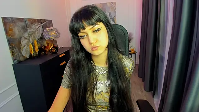 TiffanyYounge online show from 24, 3, 2026