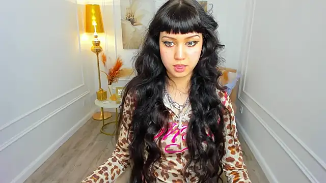 TiffanyYounge online show from 3, 4, 2026