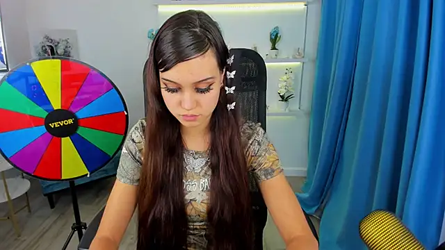 TiffanyYounge online show from 12, 11, 2025