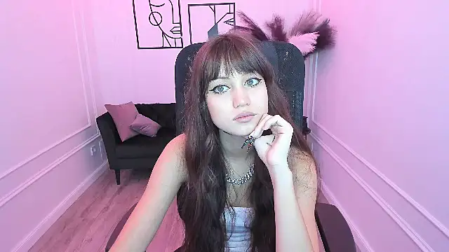 TiffanyYounge online show from 9, 11, 2025