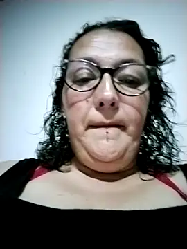 Snapshot of -saraqueen- chatting on 6, 11, 2025 -saraqueen- online show from 6, 11, 2025