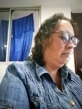 Snapshot of -saraqueen- chatting on 15, 10, 2025 -saraqueen- online show from 15, 10, 2025