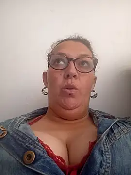 Snapshot of -saraqueen- chatting on 24, 10, 2025 -saraqueen- online show from 24, 10, 2025