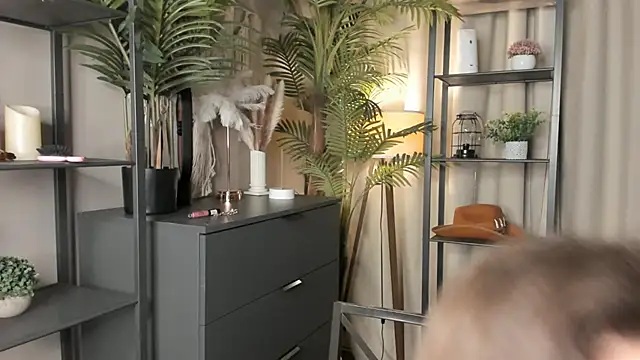 ThelmaJusto online show from 7, 11, 2025