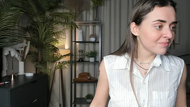 ThelmaJusto online show from 8, 11, 2025