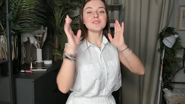 ThelmaJusto online show from 31, 10, 2025