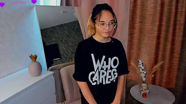 OthaBroida online show from 6, 10, 2025