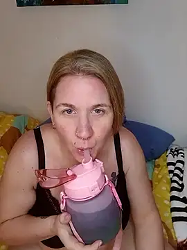 Snapshot of LaceyWestxx chatting on 13, 1, 2026 LaceyWestxx online show from 13, 1, 2026