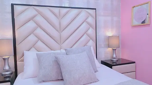 Snapshot of CristalShayy chatting on 27, 11, 2025 CristalShayy online show from 27, 11, 2025