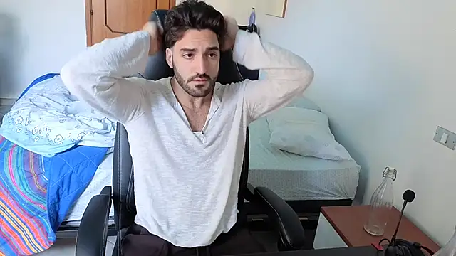 Al3xox02 online show from 10, 4, 2026