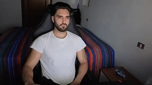 Al3xox02 online show from 7, 4, 2026